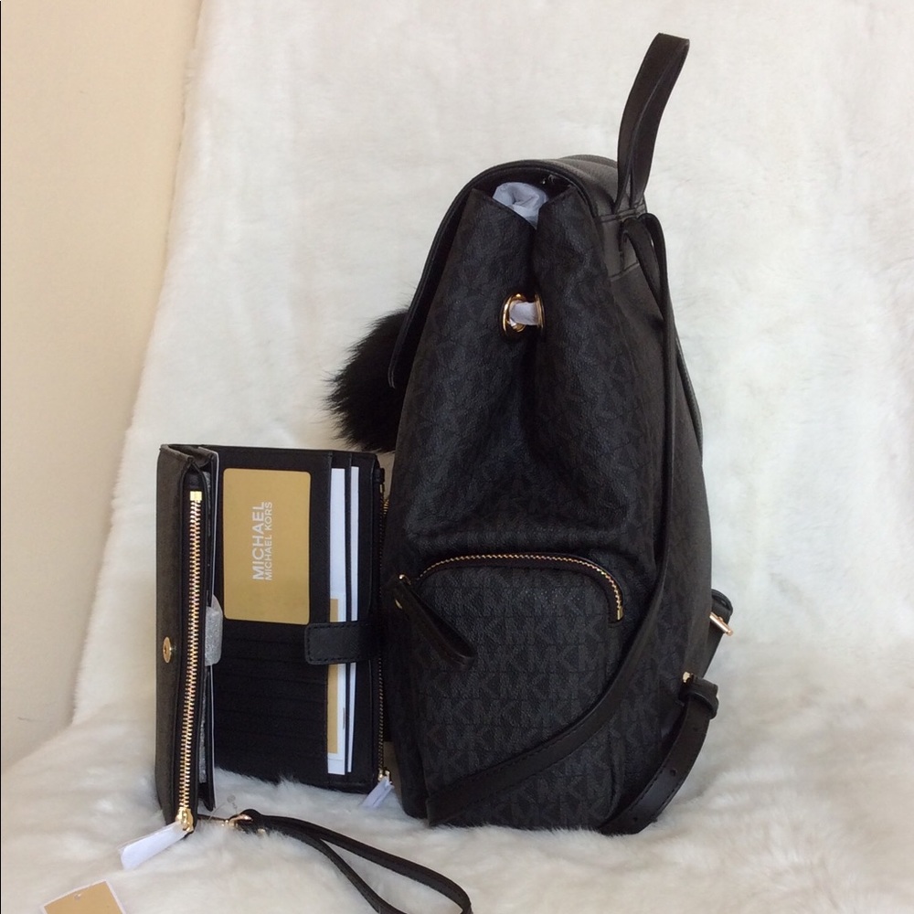 Michael Kors (3pcs) Abbey LG Cargo Backpack - Picture 4 of 8